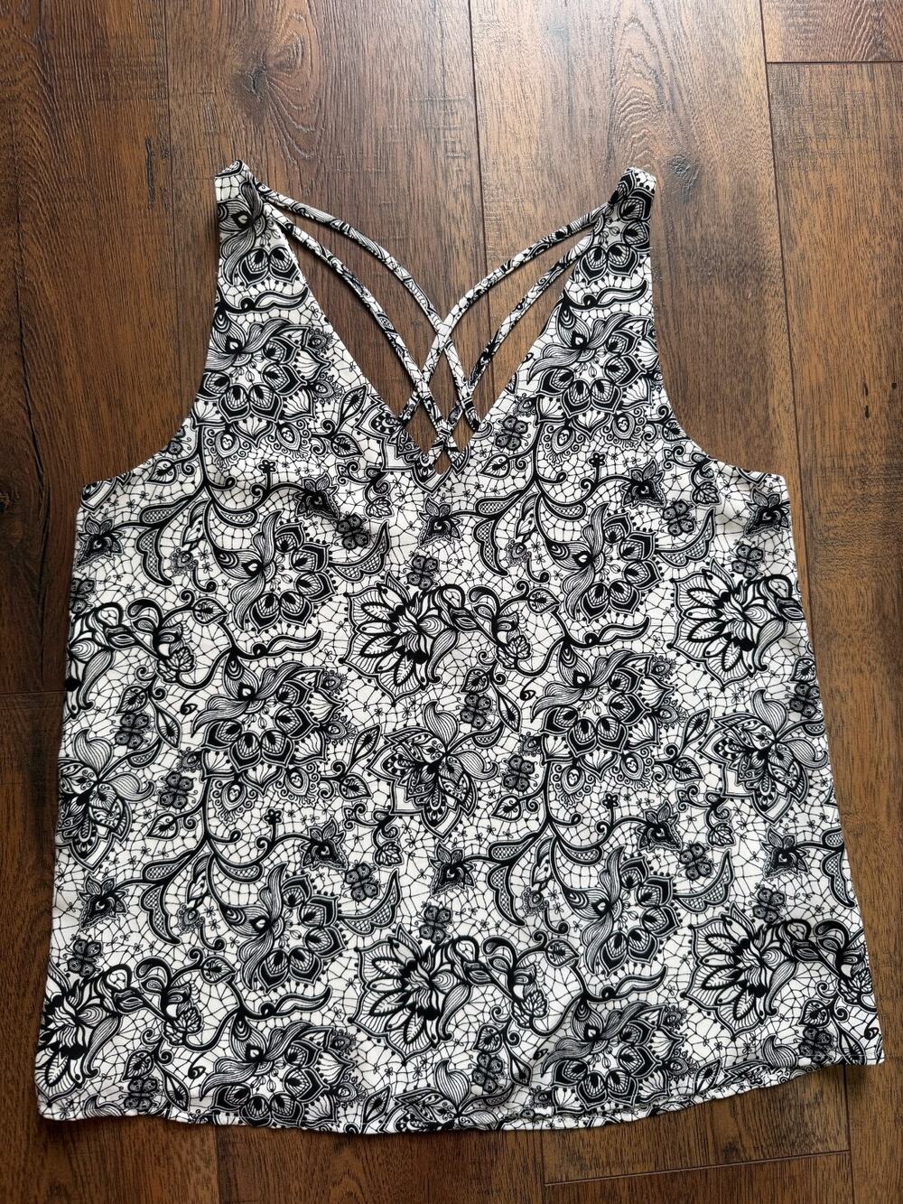 Express Y2K Black White Paisley Strappy Back Tuscan Mom Tank XS